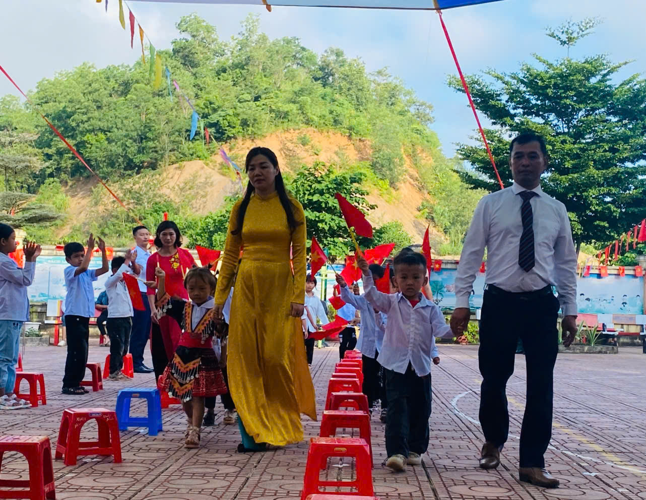 ảnh đón HS