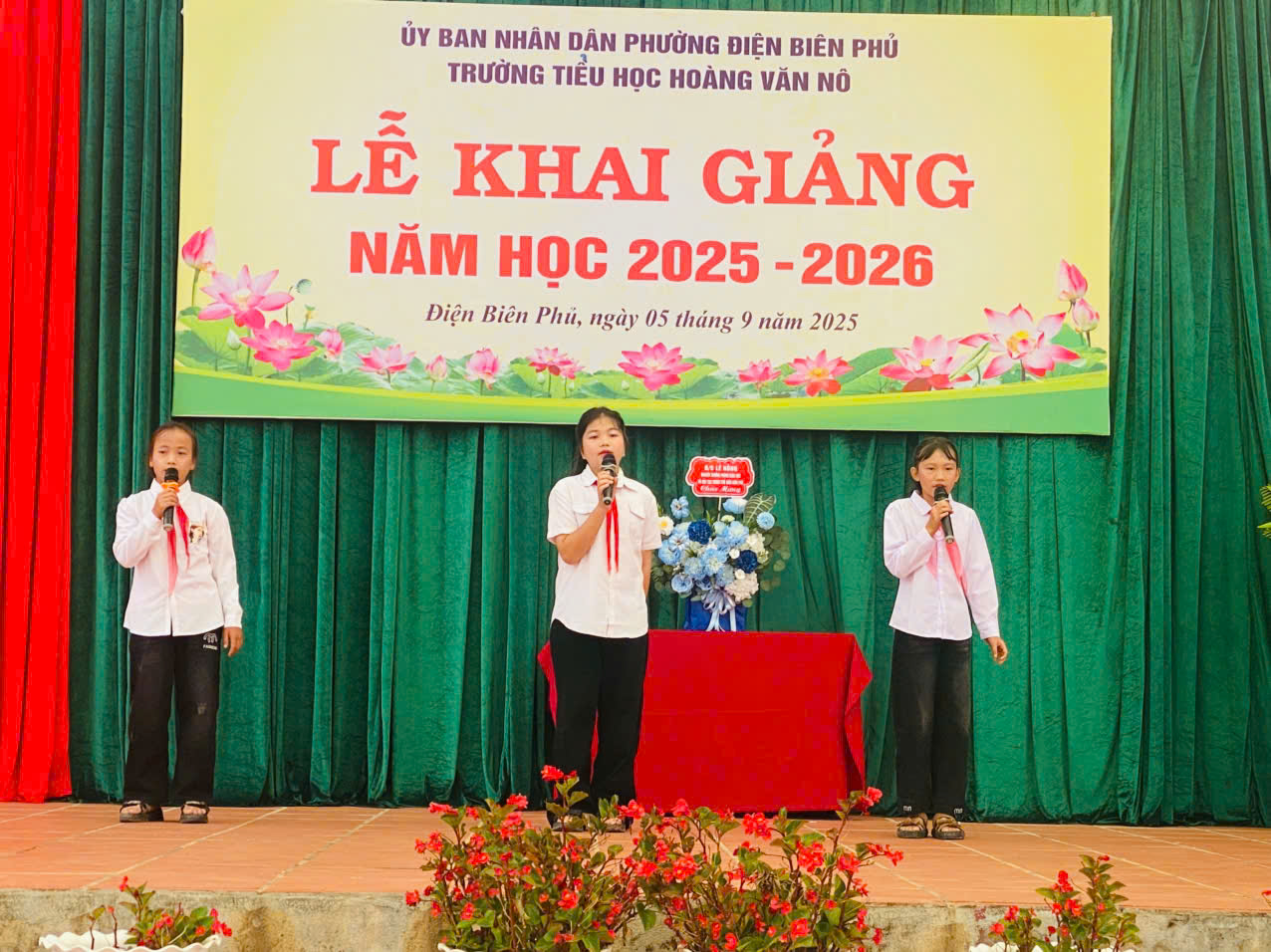 ảnh văn nghệ 2